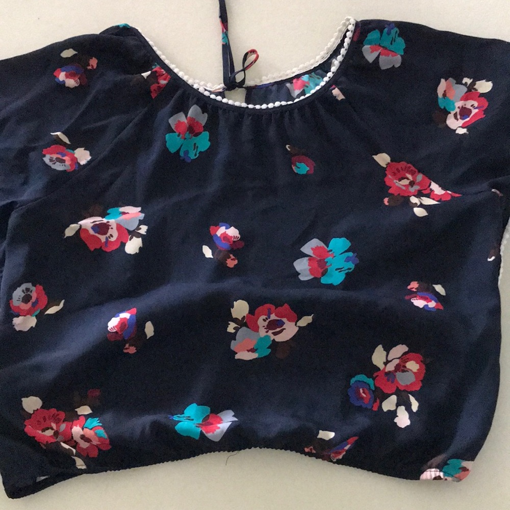 Top - Picture 2 of 2